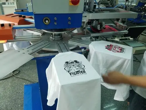 marquage personnalisation flocage impression textile lyon l&#39;isle d&#39;abeau la verpillère villefontaine saint bonnet de mûre la tour du pin bourgoin jallieu sérigraphie tee shirt sweat polo casquette totebag